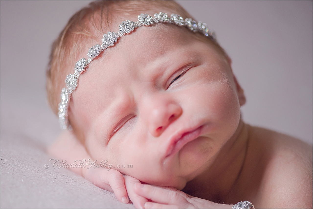 Newborn photography | Copyright Charlotte Ashley Photography